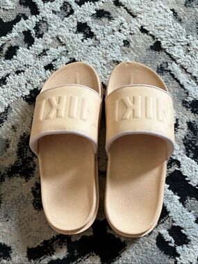 Nike Peach-Beige Slide Sandals
